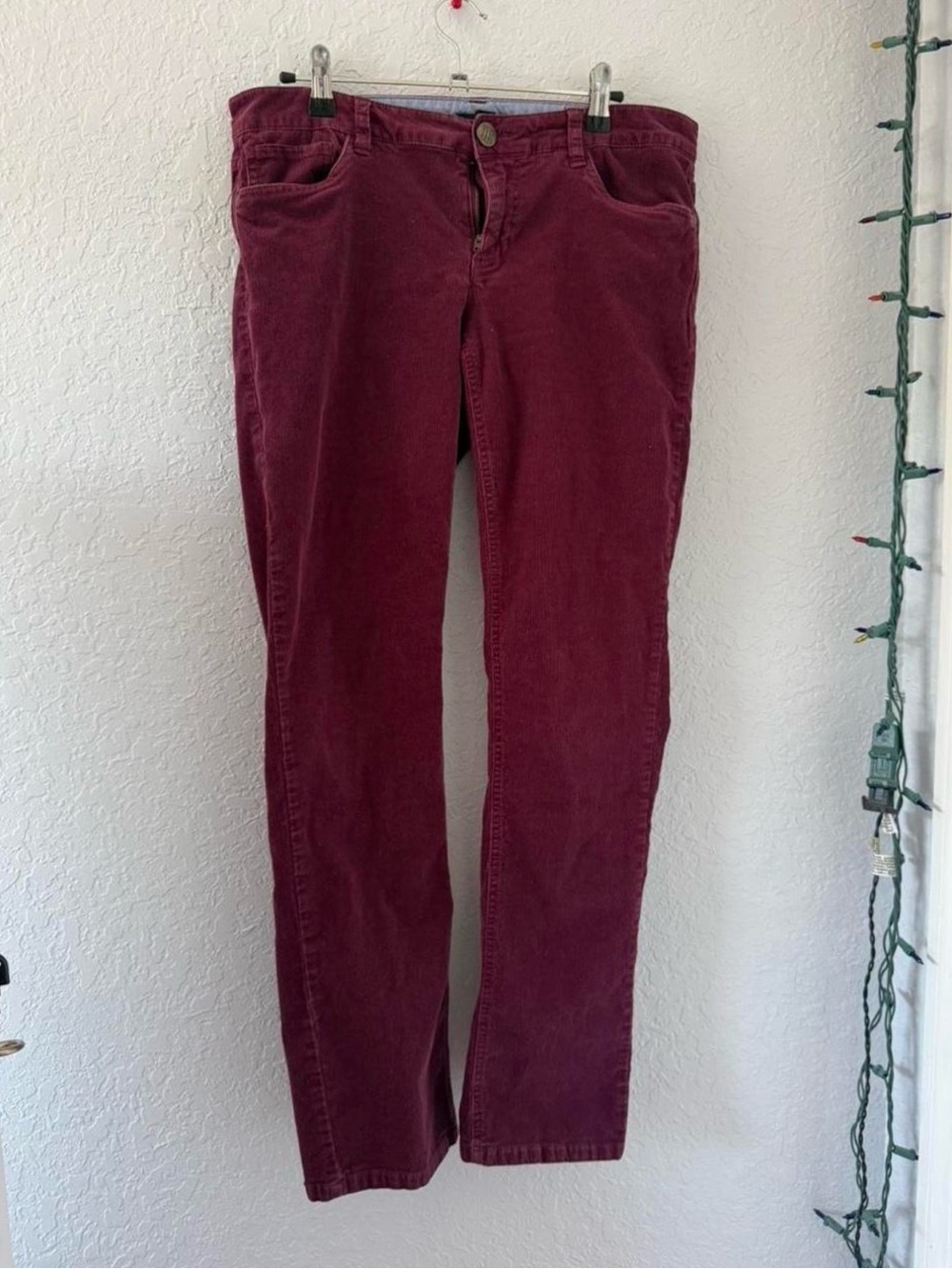 Tommy Hilfiger Women's Burgundy Straight-Leg Corduroy Jeans